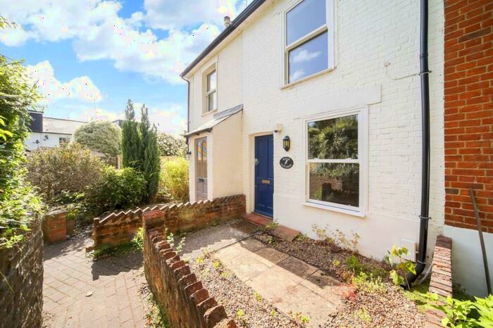 2 Bedroom Terraced House To Rent In Weybridge, KT13