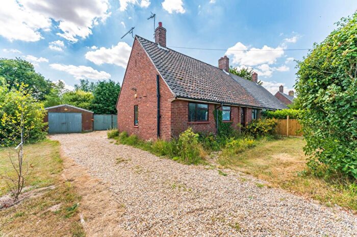 2 Bedroom Semi-Detached Bungalow For Sale In North View, Barney, NR21