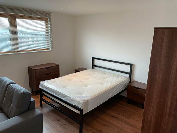1 Bedroom Apartment To Rent In Gateway North, Leeds City Centre, LS9