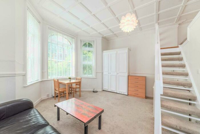 Studio To Rent In Compayne Gardens, South Hampstead, London, NW6
