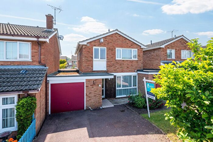 3 Bedroom Detached House For Sale In Norton Road, Stotfold, Hitchin, SG5