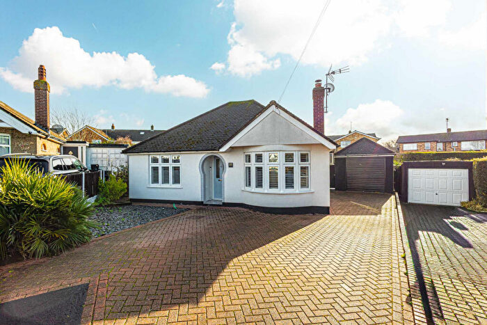 4 Bedroom Detached Bungalow For Sale In Malvern Close, Rayleigh, SS6
