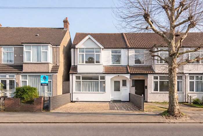 3 Bedroom End Of Terrace House For Sale In Manor Road, Mitcham, CR4