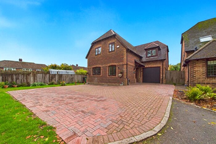 4 Bedroom Detached House For Sale In Lovatt Close, Tilehurst, Reading, Berkshire, RG31