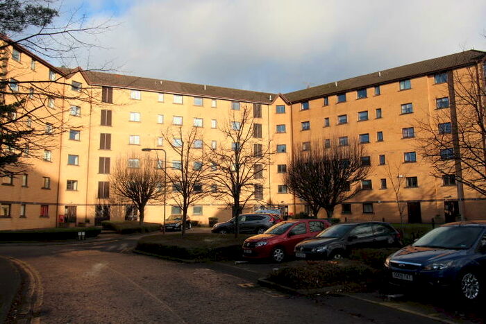 2 Bedroom Flat To Rent In Riverview Place Flat Waterside, Glasgow, G5