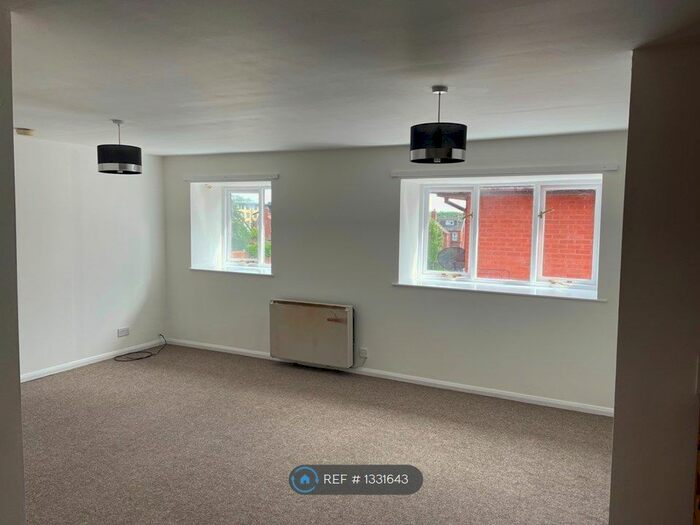 2 Bedroom Flat To Rent In Chapel Walk, Alfreton, DE55