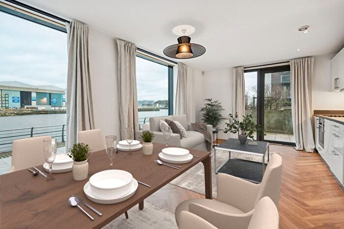 2 Bedroom Flat For Sale In Meadowside Quay Walk, Glasgow Harbour, G11