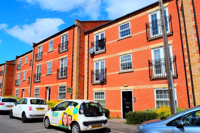 1 Bedroom Flat To Rent In Gray Street, Northampton NN1