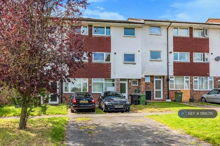 4 Bedroom Terraced House To Rent In Guildford Park Avenue, Guildford, GU2