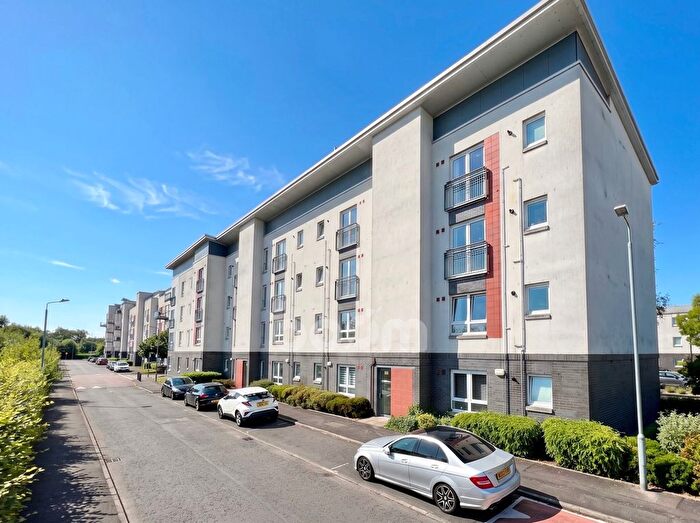 2 Bedroom Flat For Sale In Whimbrel Wynd, Renfrew, PA4