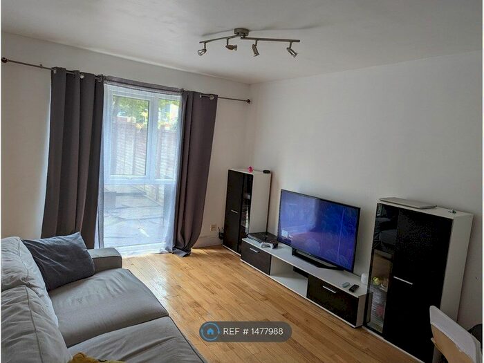 2 Bedroom Terraced House To Rent In Dell Crescent, Northampton, NN3