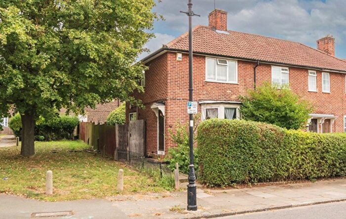 2 Bedroom Property For Sale In Browning Avenue, Hanwell, W7