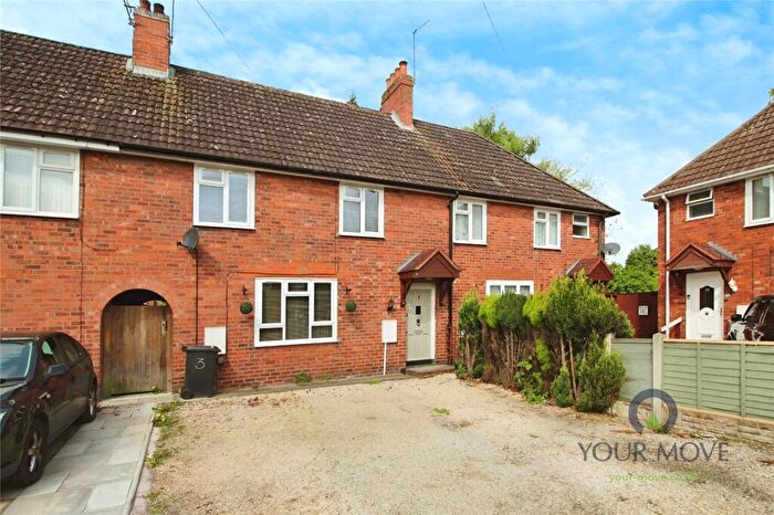 4 Bedroom End Of Terrace House To Rent In Cross Place, Dudley, West Midlands, DY3