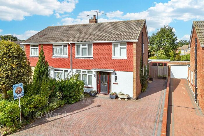 3 Bedroom Semi Detached House For Sale In Ashmead Close, Lordswood, Chatham, Kent, ME5
