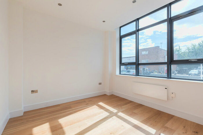 1 Bedroom Ground Flat To Rent In Burrell Road, Haywards Heath, RH16