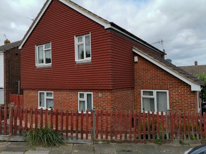 4 Bedroom Detached House To Rent In Durham Close, Canterbury, CT1