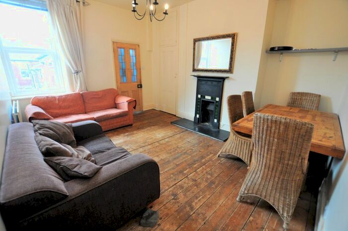 4 Bedroom Maisonette To Rent In Coniston Avenue, West Jesmond, Newcastle Upon Tyne, NE2