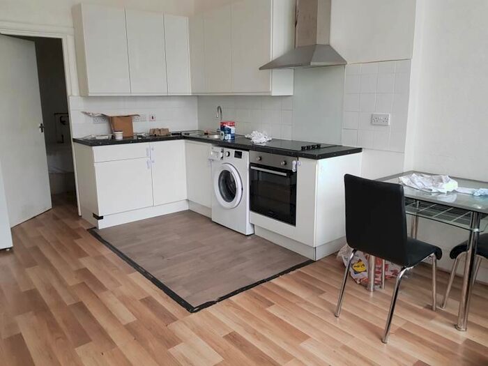 1 Bedroom Flat To Rent In London Road, Near Hospital, Thornton Heath, Croydon CR7