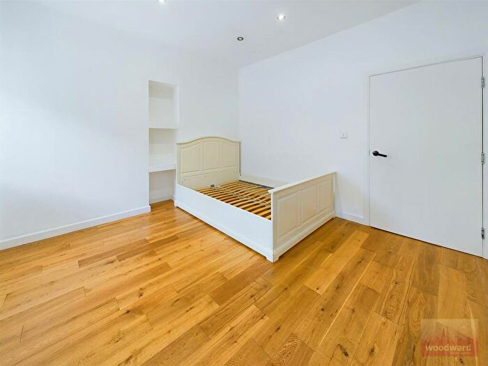 3 Bedroom Flat To Rent In Mount Park Avenue, Harrow On The Hill, HA1