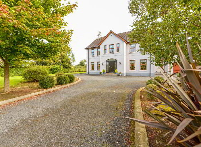 4 Bedroom Detached House For Sale In Moss Bank Road, Craigavon, BT63