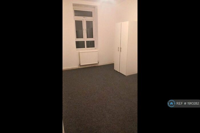 2 Bedroom Flat To Rent In Ironside House, London, E9