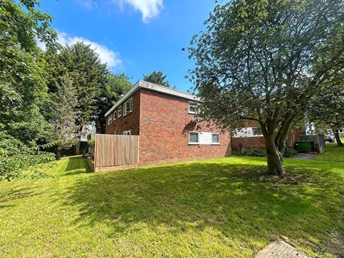 2 Bedroom Property To Rent In Paddock Close, South Darenth, Dartford, DA4