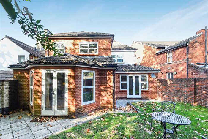 2 Bedroom Flat To Rent In Church Road, Guildford, GU1