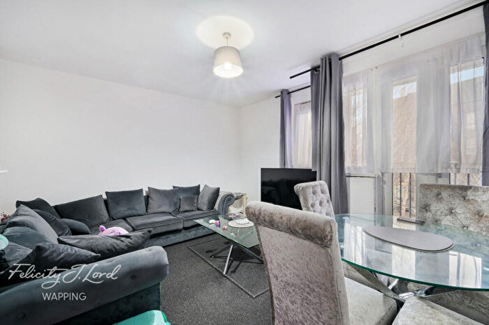 1 Bedroom Flat For Sale In Woodseer Street, London, E1