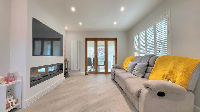 4 Bedroom Bungalow For Sale In Talbot Avenue, Orton Longueville, Peterborough, PE2