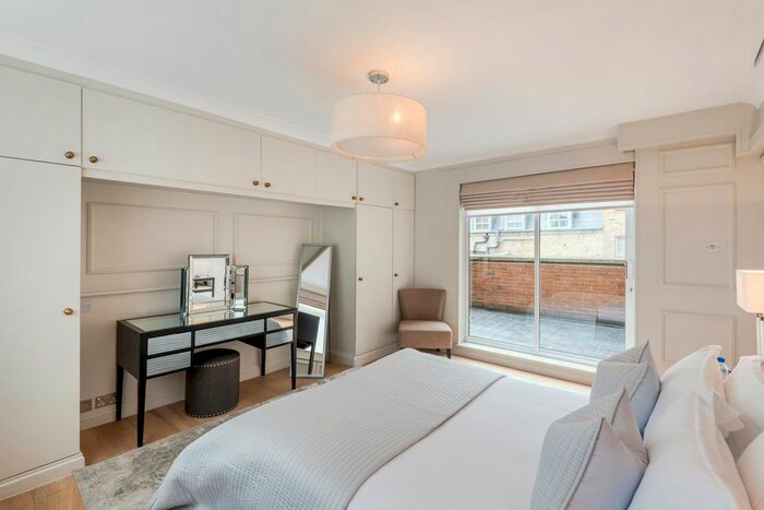 2 Bedroom Flat To Rent In Hyde Park Gate, London, SW7