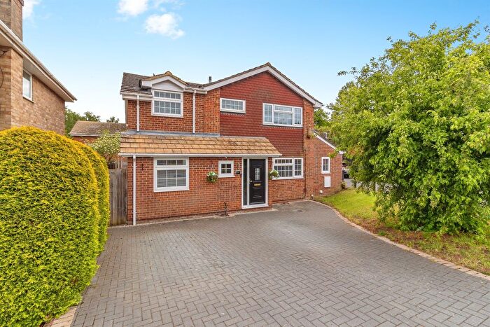 4 Bedroom Detached House For Sale In Cotefield Drive, Leighton Buzzard, LU7