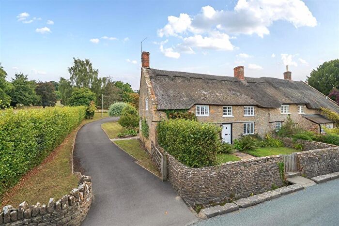 4 Bedroom Semi-Detached House For Sale In Little Slades, Yeovil, BA22