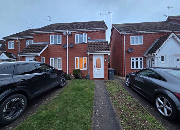 2 Bedroom Terraced House To Rent In Wiseman Close, Luton, LU2