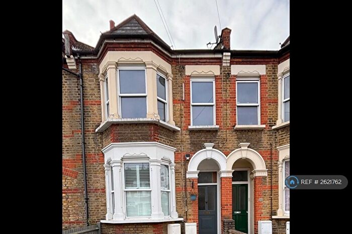 2 Bedroom Flat To Rent In Pattenden Road, London, SE6