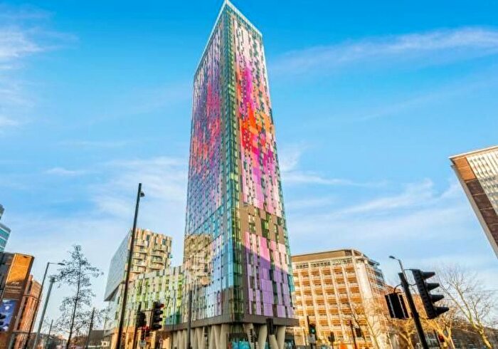 3 Bedroom Flat To Rent In Pinnacle Apartments, Saffron Central Square, Croydon, London, CR0