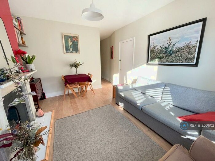 2 Bedroom Flat To Rent In Leyton, London, E10