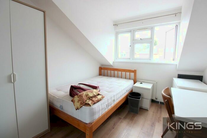 6 Bedroom Semi-Detached House To Rent In Mayfield Road, SO17
