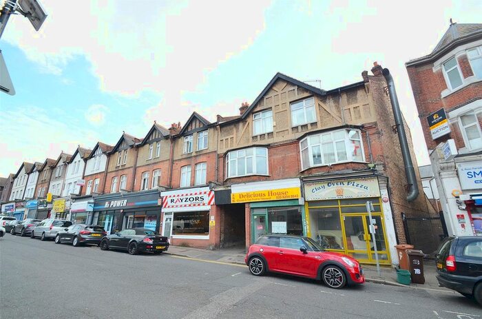 2 Bedroom Flat To Rent In Ross Parade, Wallington, SM6