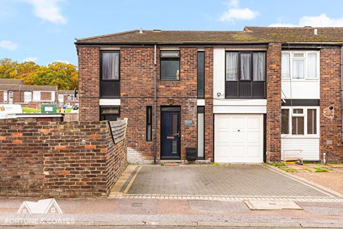 4 Bedroom End Of Terrace House For Sale In Peterswood, Harlow, CM18