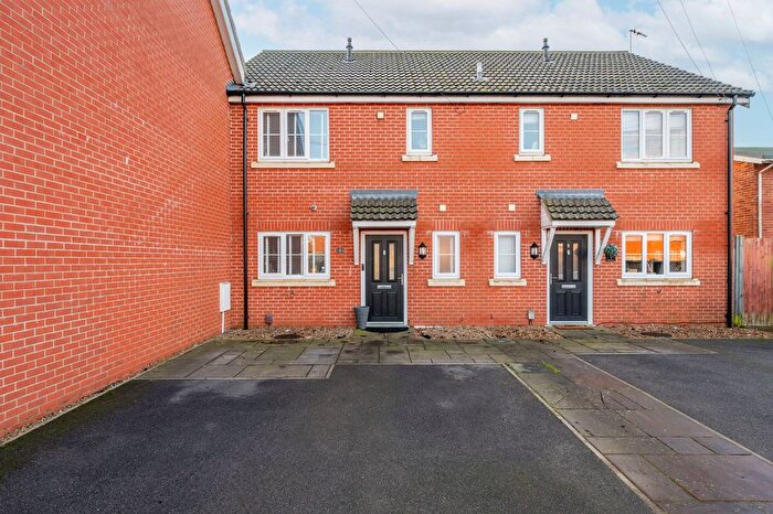 3 Bedroom Semi-Detached House For Sale In Brasenose Avenue, Gorleston, NR31