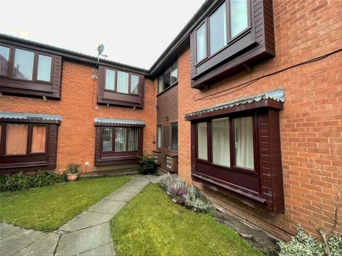 1 Bedroom Flat For Sale In Longley Close, Fulwood, Preston, PR2
