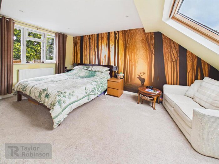 3 Bedroom Terraced House For Sale In Jackson Road, Crawley, RH11