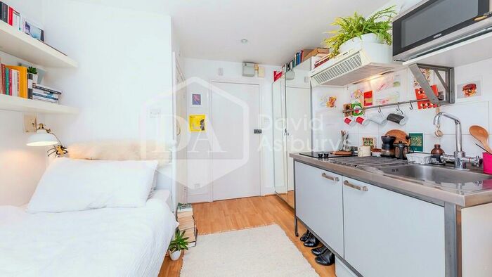 Apartment To Rent In Weston Park, Crouch End, London, N8