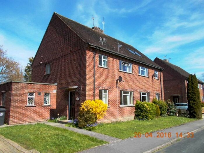 3 Bedroom Semi-Detached House To Rent In Parkfield, Devizes SN10