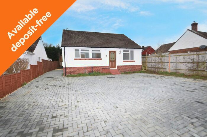 4 Bedroom Bungalow To Rent In Yew Tree Close, Hedge End, Southampton, Hampshire, SO30