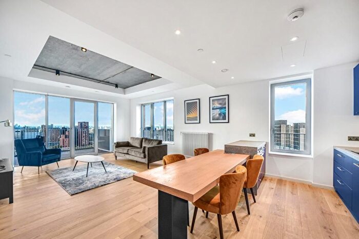 3 Bedroom Flat For Sale In Goodluck Hope, Orchard Pl, E14