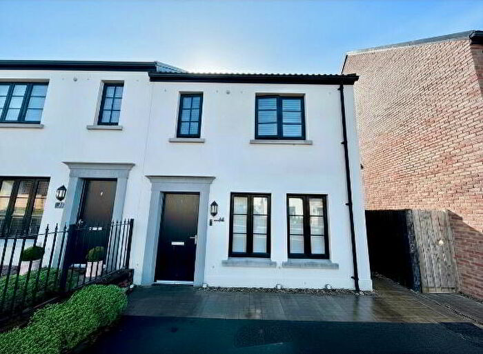 3 Bedroom Semi-Detached House For Sale In Beech Hill View, L’derry, BT47