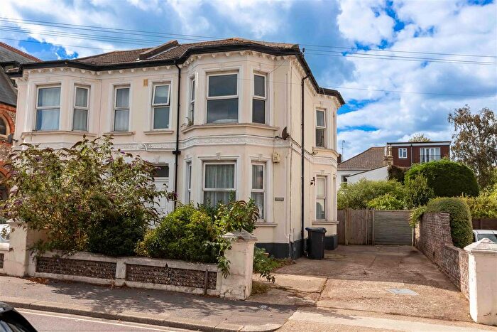 1 Bedroom Flat For Sale In Christchurch Road, Worthing, BN11