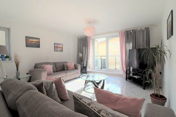 2 Bedroom Apartment To Rent In Bute Crescent, Cardiff Bay., CF10