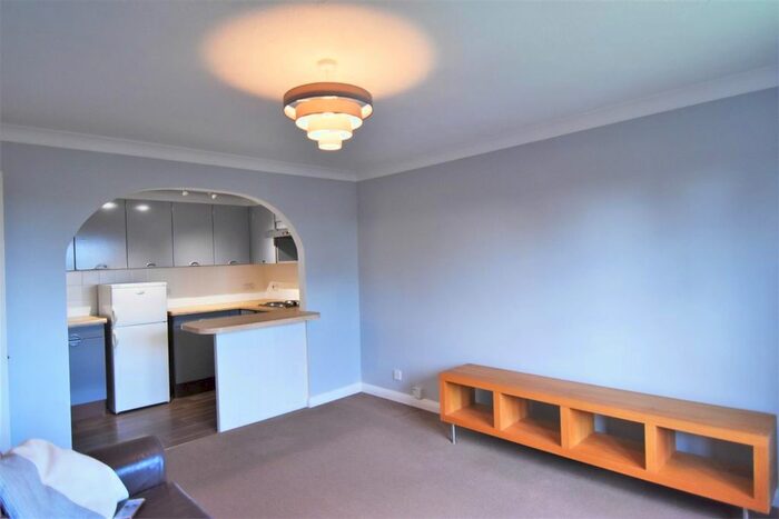 1 Bedroom Flat To Rent In Rushmon Court, Hook Road, Surbiton KT6